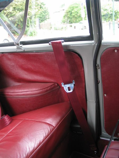 morris-minor-convertible-front-seat-belt.jpg